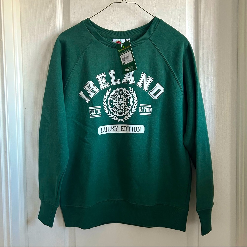 NWT Green Ireland Sweatshirt Size Small